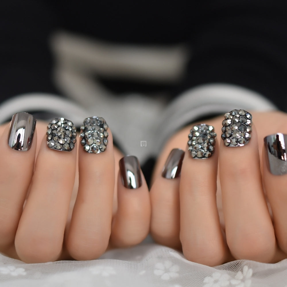 Metal false nails