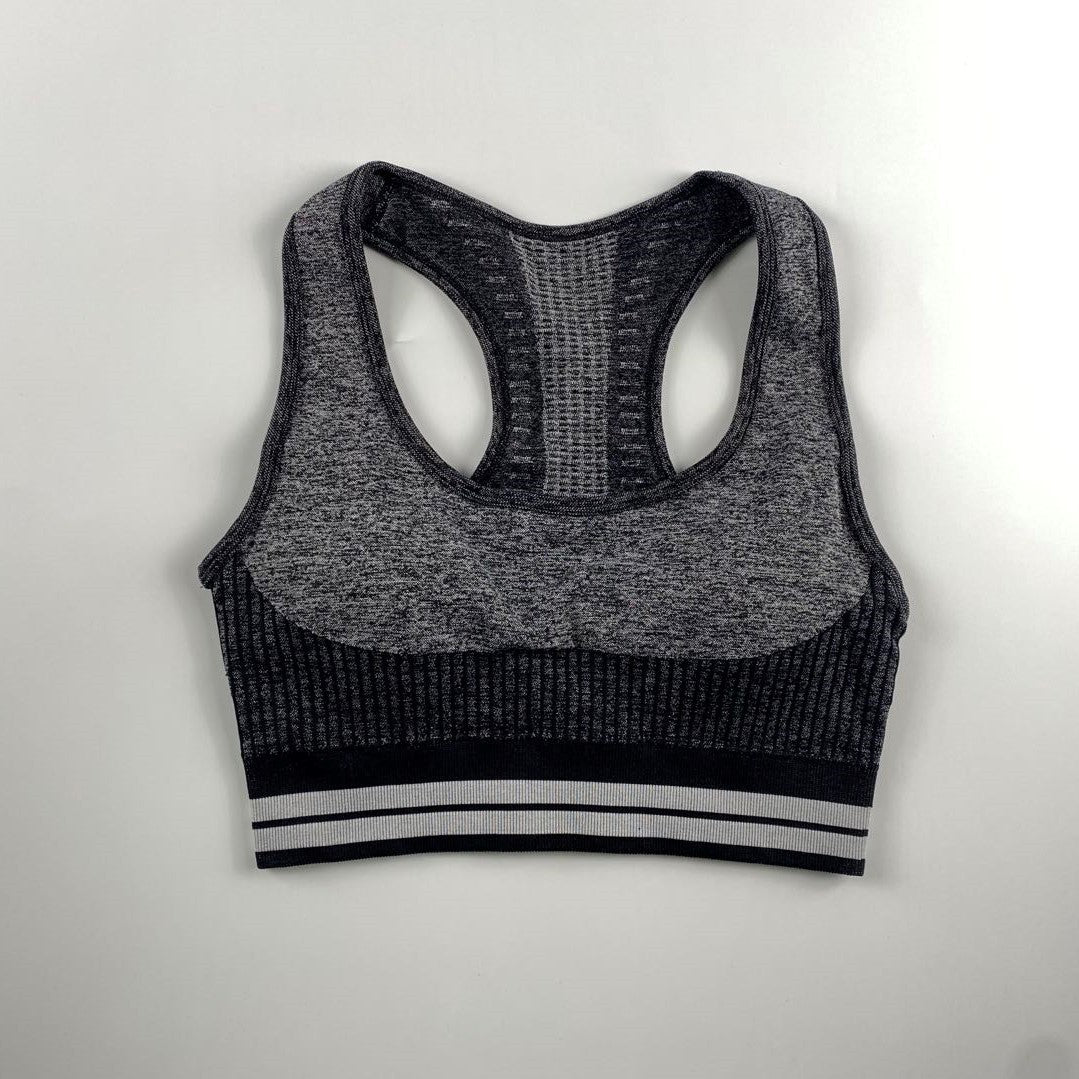 Seamless knitted quick-drying sports yoga suit